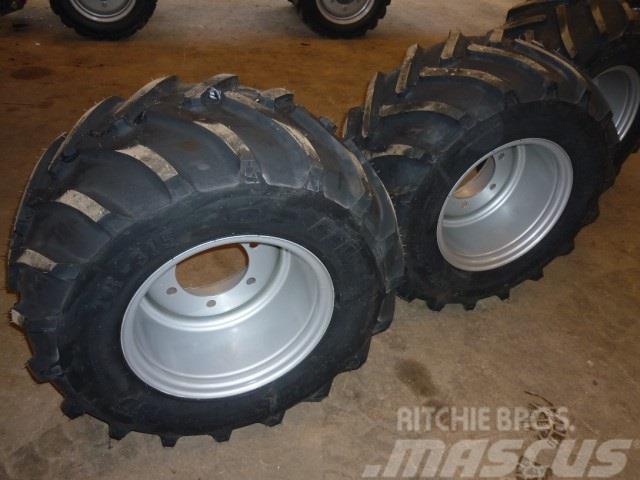 BKT 31x15.50x15 - løs dæk. Däck, hjul och fälgar
