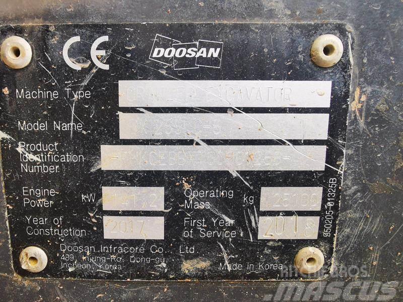 Doosan DX 255 NLC 5 Bandgrävare