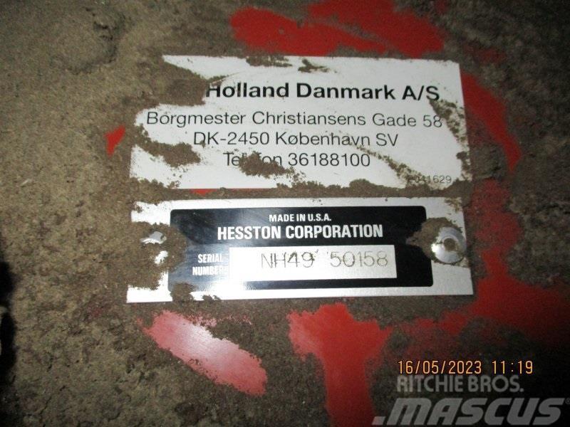 New Holland 4990 Dæk skiftet Fyrkantspressar