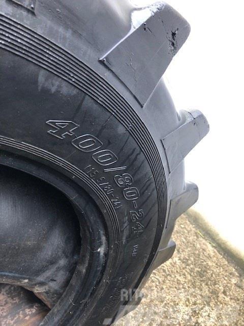 Dunlop 400/80 X 24 Däck, hjul och fälgar