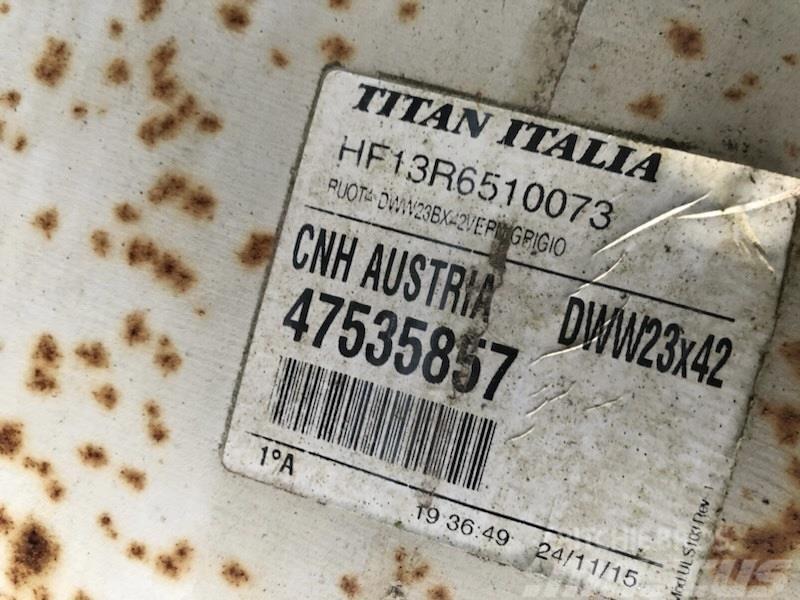 Titan 23x42 10 huls fra NH T7.315 Däck, hjul och fälgar