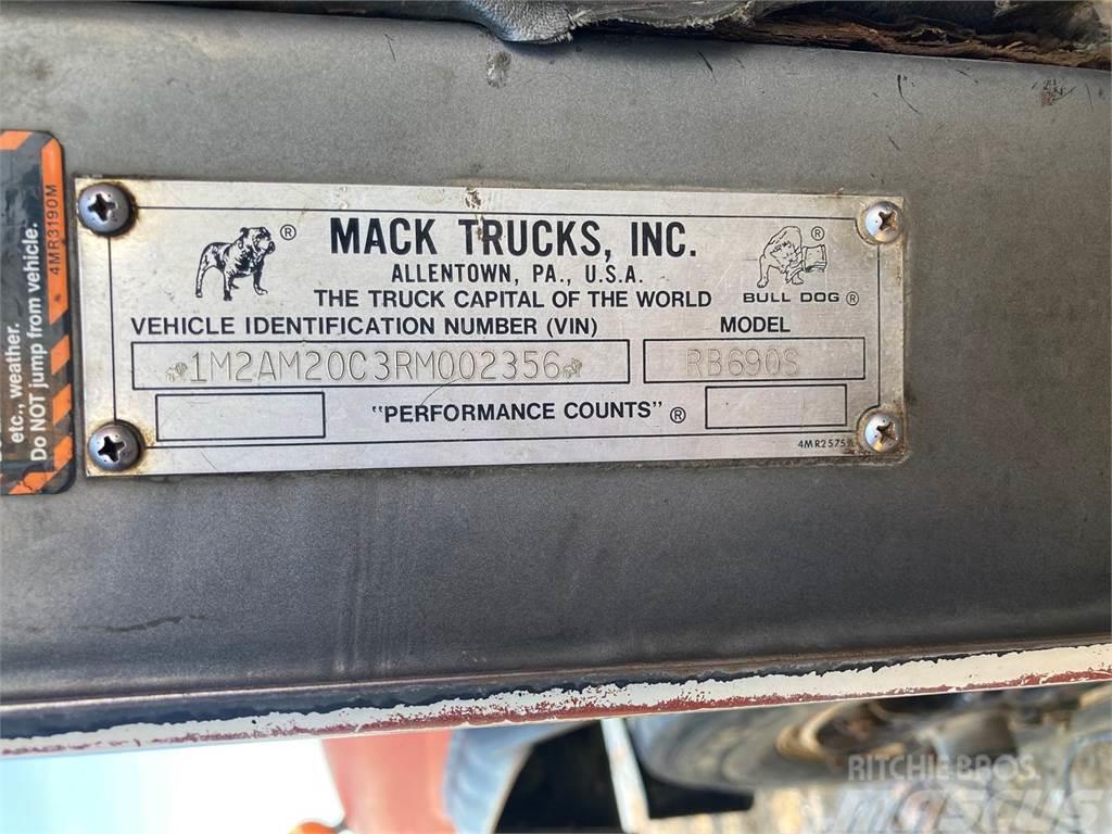 Mack RB690S Tankbilar