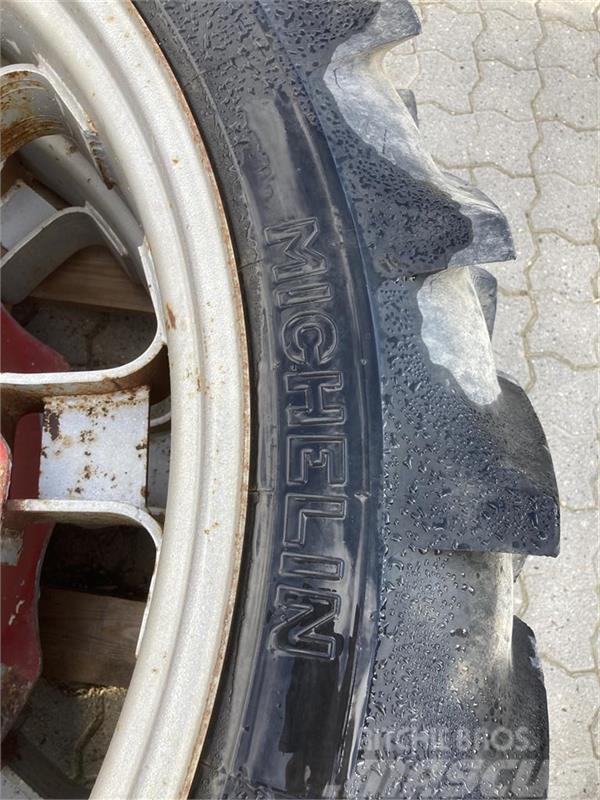 Michelin 9,5-44 Har siddet på Case IH Däck, hjul och fälgar