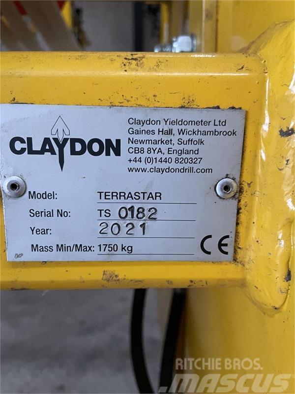 Claydon Terrastar 6m, Spaderulleharve med APV spreder. Harvar