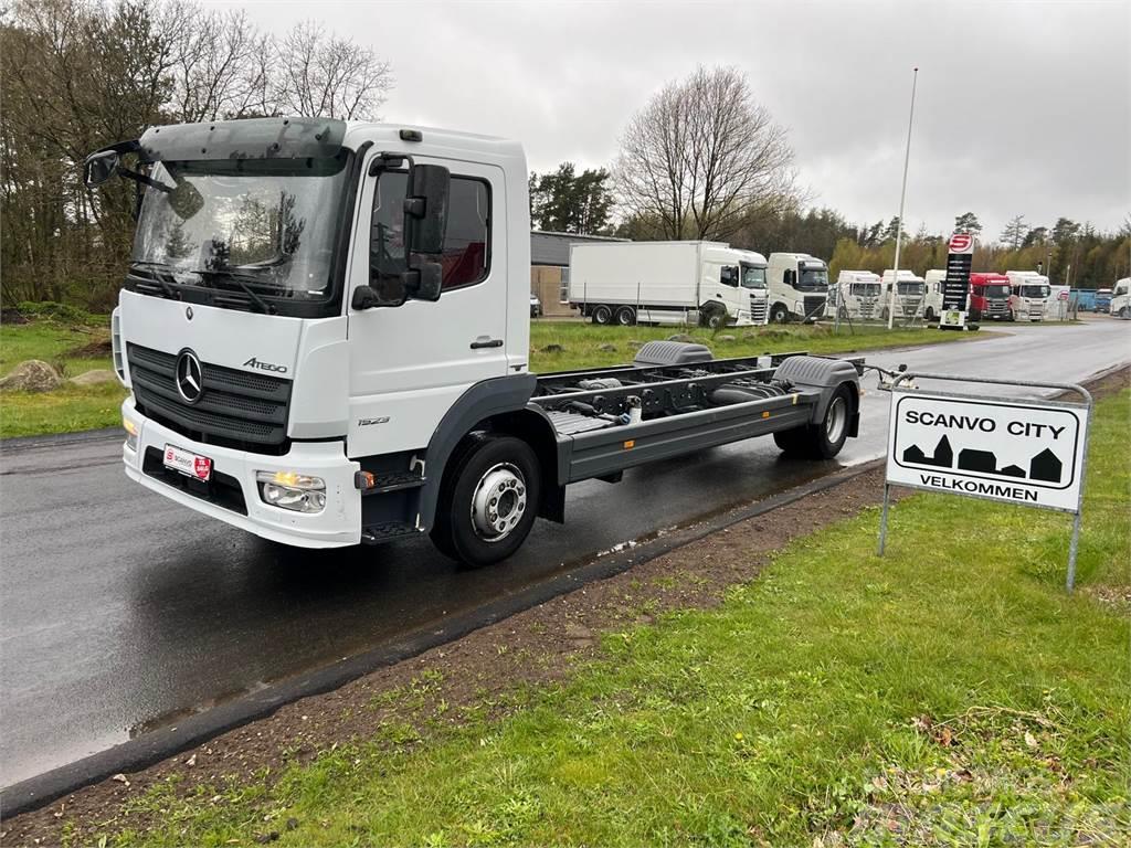 Mercedes-Benz Atego 1523 Chassier