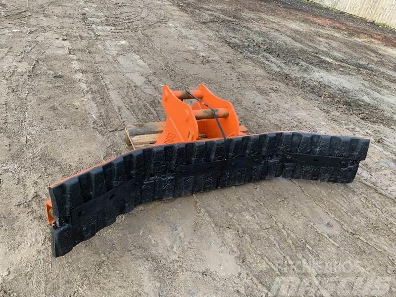  Scrapper Blade To suit 18 - 26 ton Excavator Schaktblad