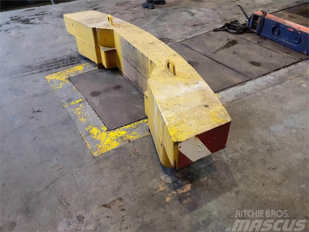 Faun ATF 45 counterweight 2,45 ton Kranar, delar och tillbehör